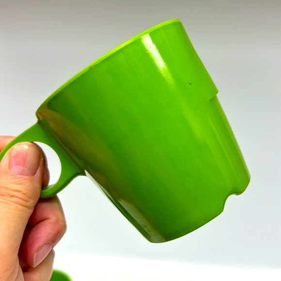 Vintage “G P L “ melmac green stackable coffee/tea mugs - Picture 2 of 7